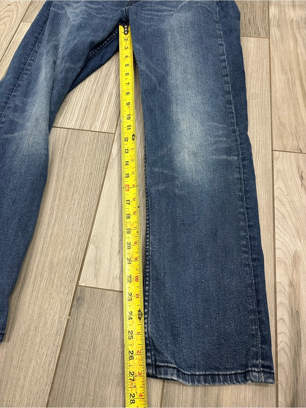 Levi's Men's Slim Straight Jeans in Dark Blue Wash - Picture 2 of 4